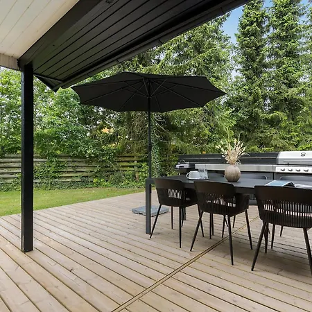 3 Bedroom Cozy In Feriehus