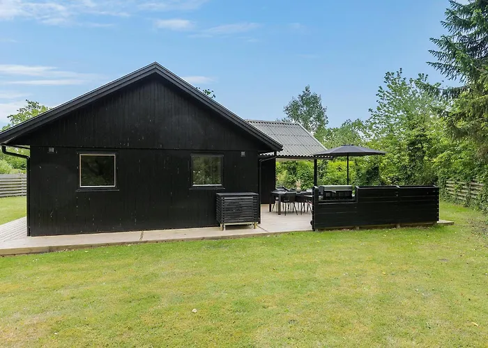 3 Bedroom Cozy In Vakantiehuis Neksø